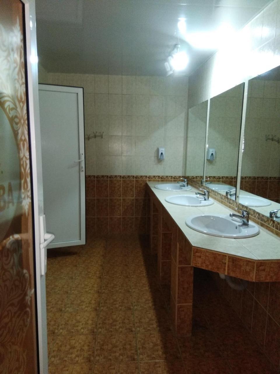 Uman Hotel Exterior foto